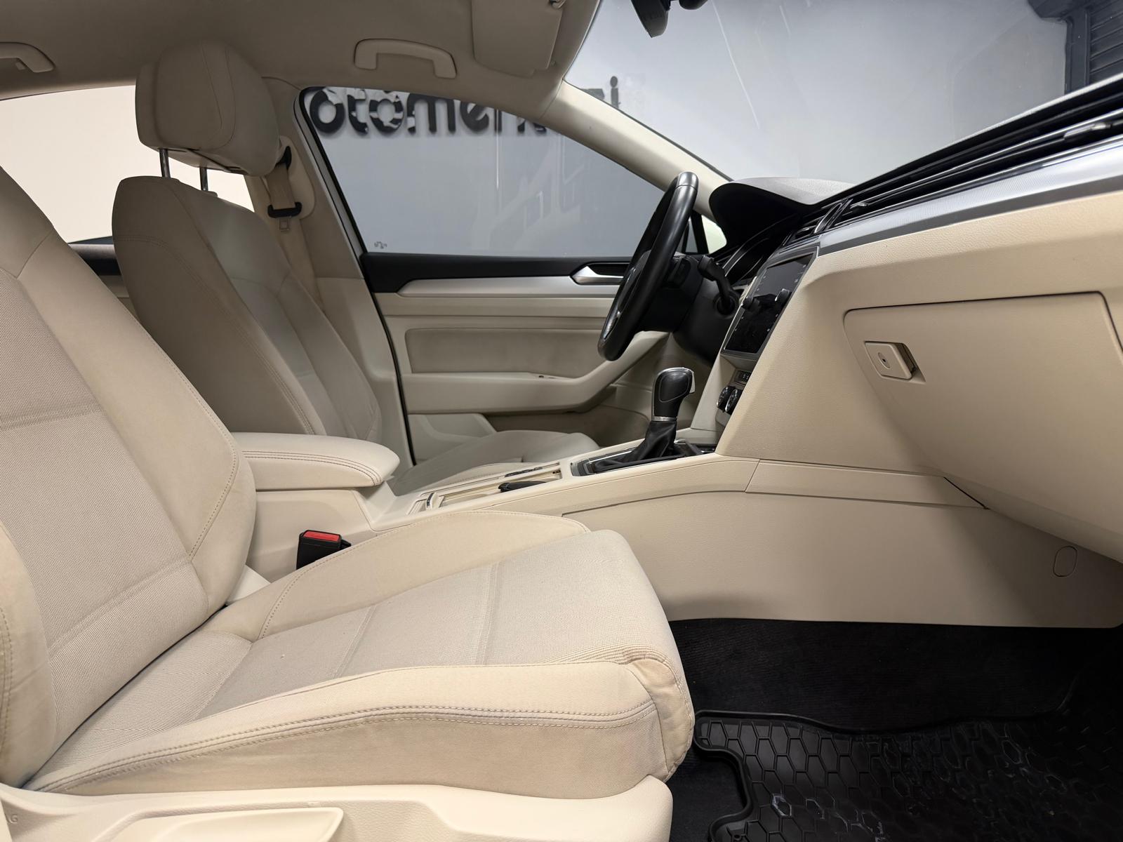 VOLKSWAGEN PASSAT 17